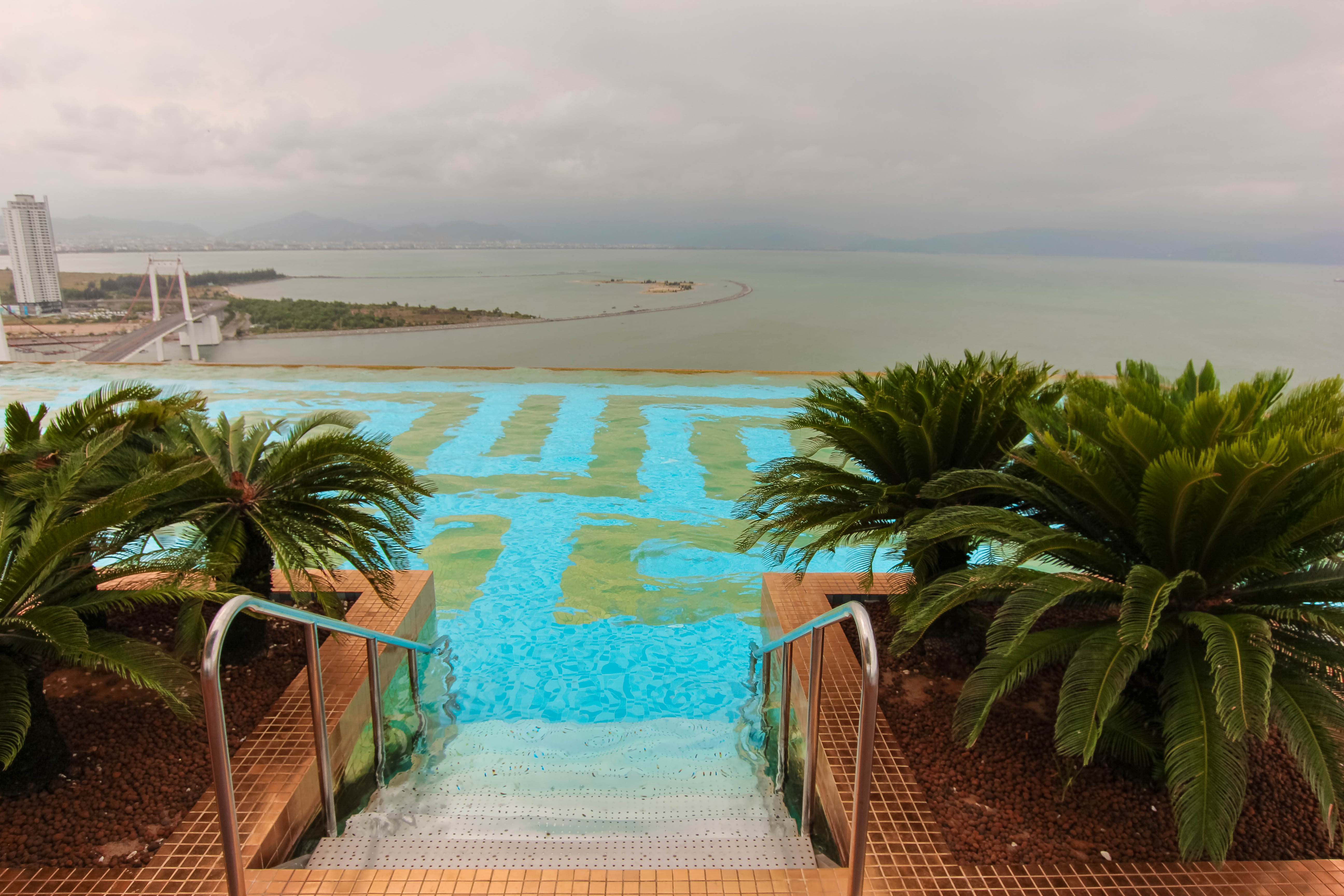 HOTEL REVIEW:  Danang Golden Bay, Vietnam